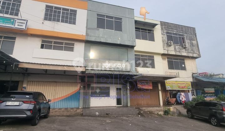 Ready-to-Use 3.5-Story Shophouse in Galaxy Centre 1