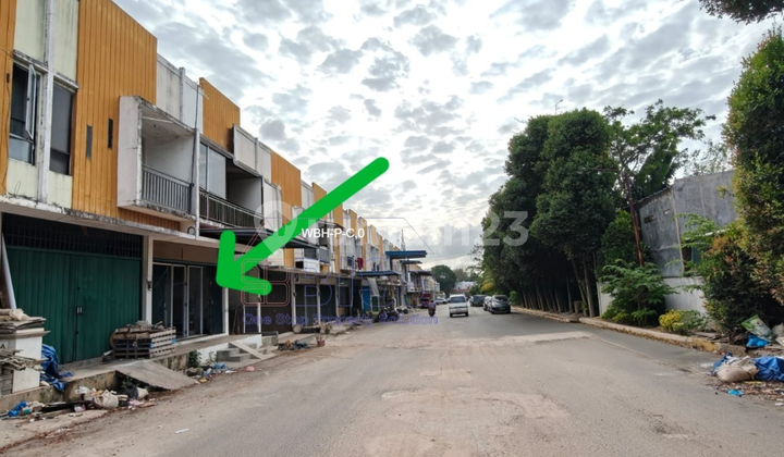 Semi-Furnished Shop House in Glory View 2 Near Industrial Area 2