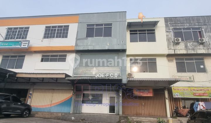 Ready-to-Use 3.5-Story Shophouse in Galaxy Centre 2