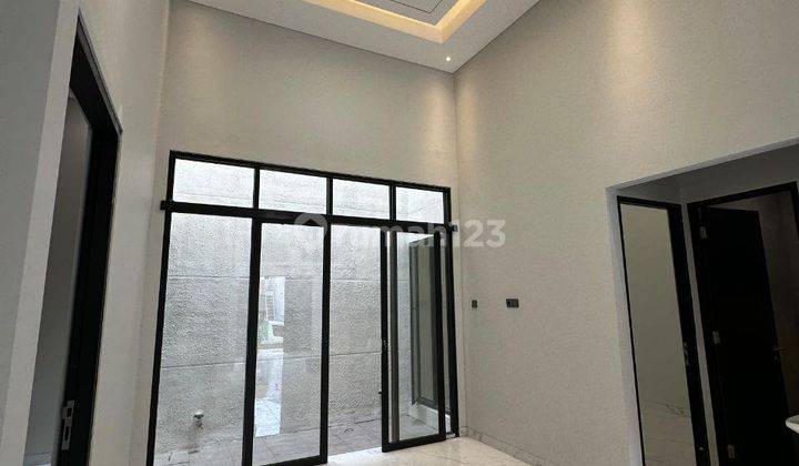 Rumah Dekat Gwalk Citraland Surabaya Modern Minimalis  1