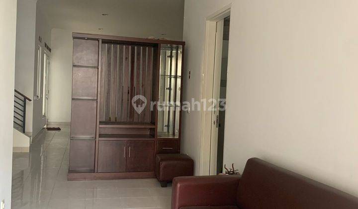 Mau Jual Cepat Rumah Di Dalton Gading Serpong 8x18 Shm 2,5lantai 2