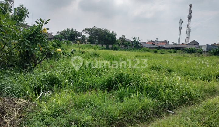 Rent a Land Plot in South Meruya Suitable for Padel Sports