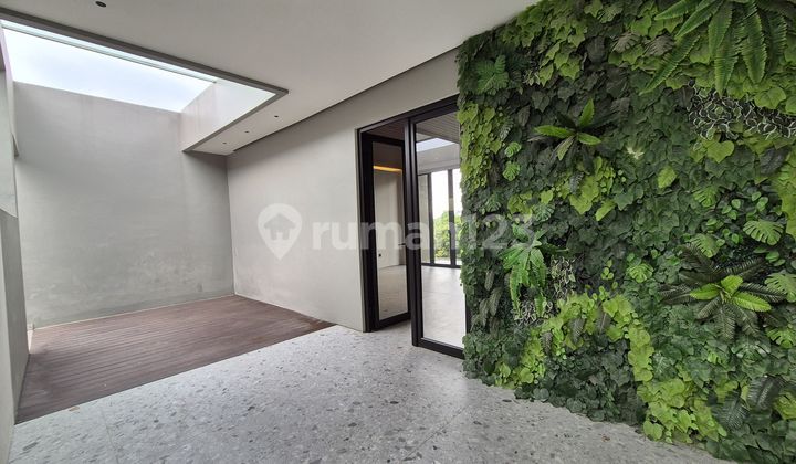 For Sale New Modern Design House in Alam Sutera Cluster Feronia 3 Floors