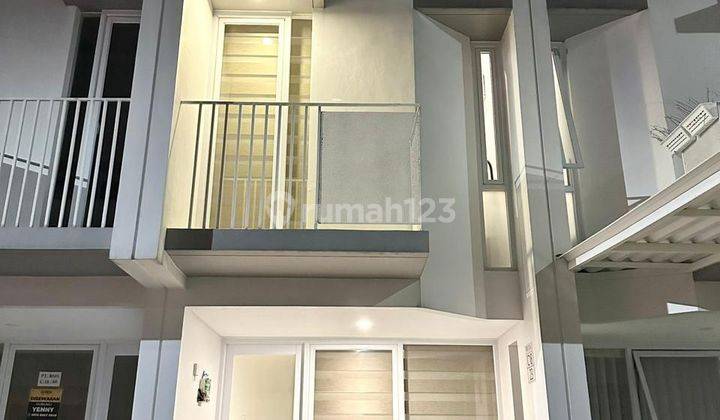  Rumah 3 Lantai di Cluster Myza, BSD City Furnished 1