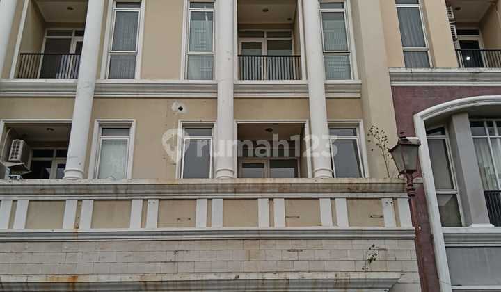 Graha Boulevard 3-Story Shop House in Gading Serpong 2