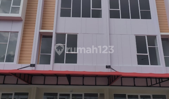 Rare... Sorrento Place 3-story shop house 5 X 17m in Gading Serpong