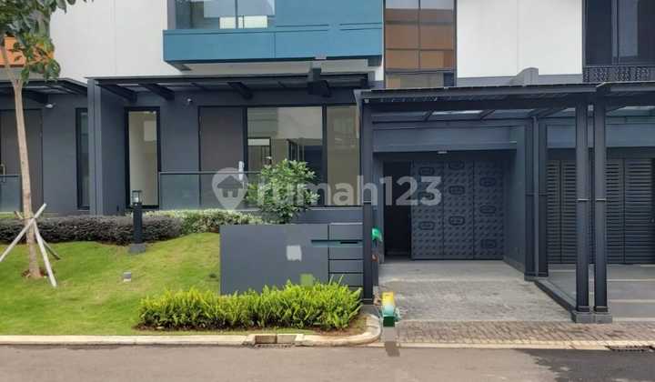 2-story house in Cluster Mozart, Symphonia, Gading Serpong. 2-story house in Cluster Mozart, Symphonia, Gading Serpong.