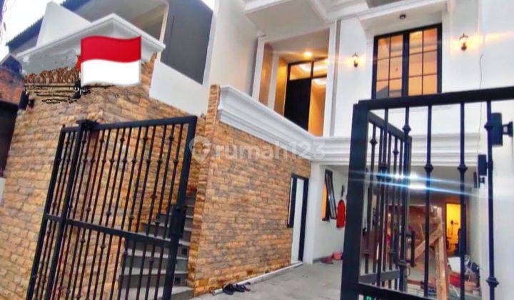 Rumah Baru dengan kolam renang pribadi di Jagakarsa Jakarta Selatan  1