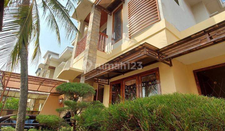 Rumah dengan Kolam Renang  di Fatmawati Cilandak Jakarta Selatan  1