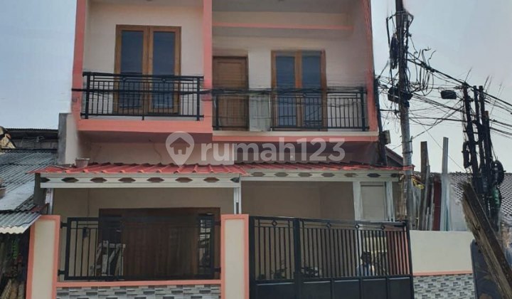 Rumah Siap Huni 2 Lantai Bangunan Kokoh Di Jatiwaringin Pondok Gede