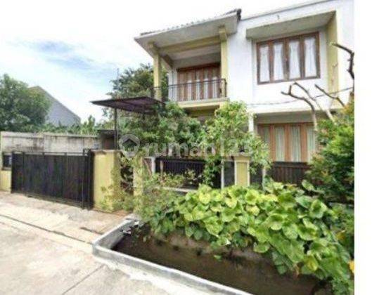 Rumah Luas Dekat Pintu Tol Jatiwaringin 1