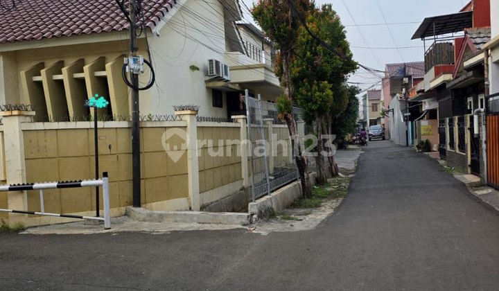 Rumah Hook Strategis Dekat Jl.sirsak Jagakarsa, Jakarta Selatan