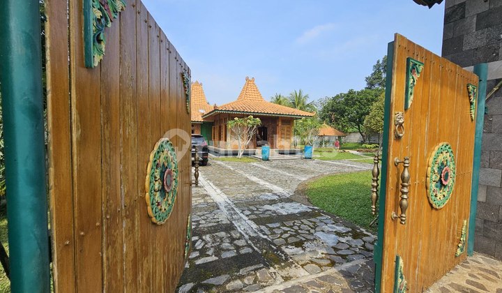 Javanese Style Villa House in Purwakarta