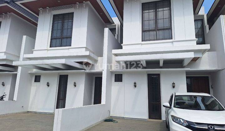 Rumah Gaya Eropa Dekat Jalan Ratna Jati Bening, Bekasi Kota 1