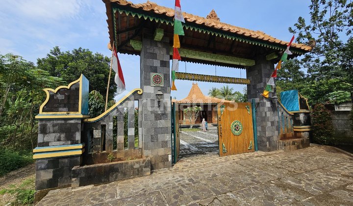 Javanese Style Villa House in Purwakarta
