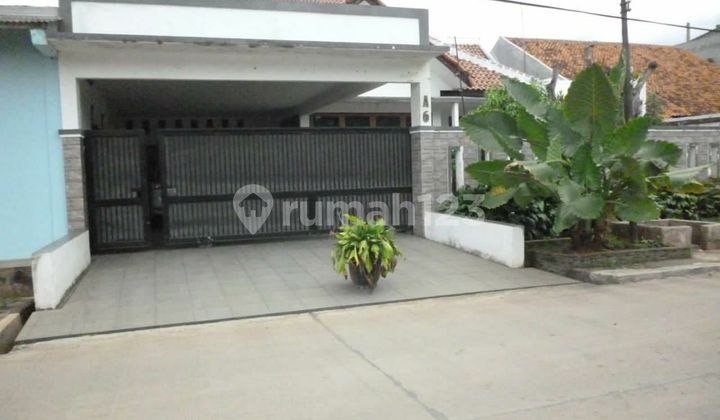 Spacious House Near Kalimalang Toll Road Becakayu West Bekasi 2
