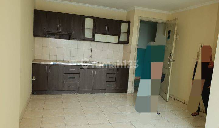 Jual cepat APT Mediterania GajahMada Tower Beta lantai 29 kt 3 1KM, Dapur, R Tamu 2