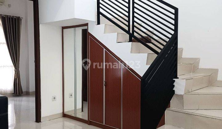 Rumah 2 Lt Terawat Semi Furnished Dlm Cluster SHM di Cikunir 2