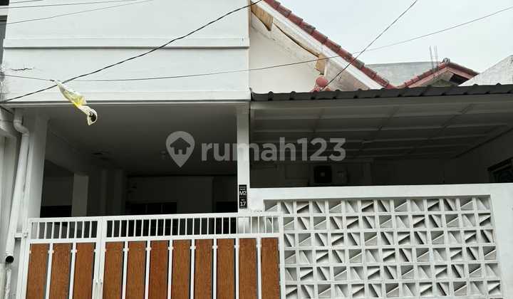 Comfortable Cluster House with One Gate System Near Narogong Toll Access in Cileungsi