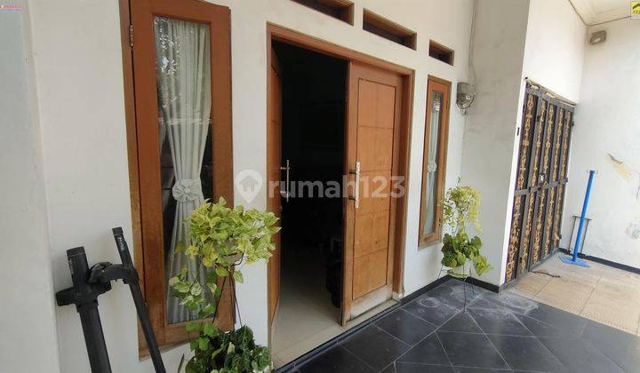 Rumah 2 Lantai Hook Terawat Bagus di Komplek Chandra Baru Bekasi 1