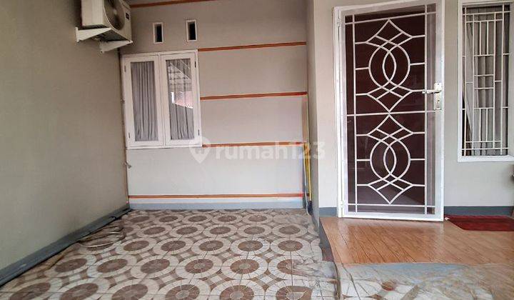 Rumah 2 Lantai Bagus Semi Furnished SHM di Jati Mekar Bekasi 1