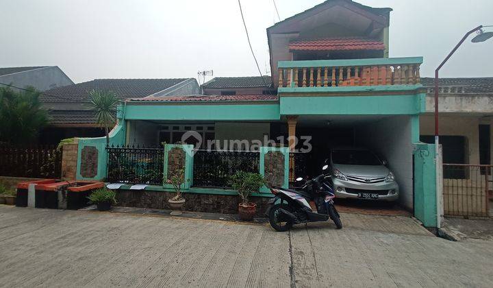 Rumah 2 Lantai Terawat SHM Nempel Taman Galaxy Bekasi Jawa Barat 1