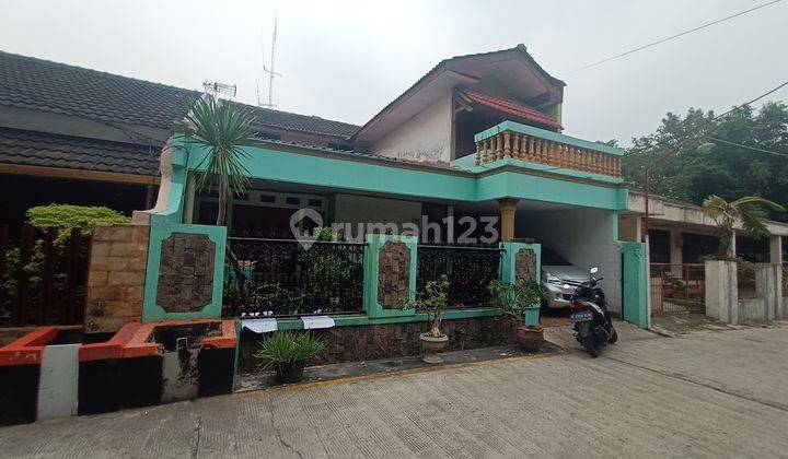 Rumah 2 Lantai Terawat SHM Nempel Taman Galaxy Bekasi Jawa Barat 2