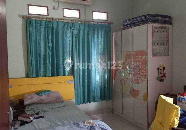 Rumah 2 Lantai Semi Furnished SHM di Komplek Pekayon Indah Bekasi 2