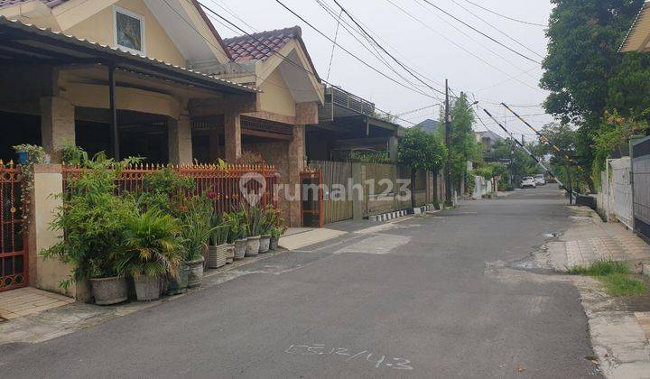 Rumah 2 Lantai Bagus SHM di Komplek Elite Taman Galaxy Bekasi 1