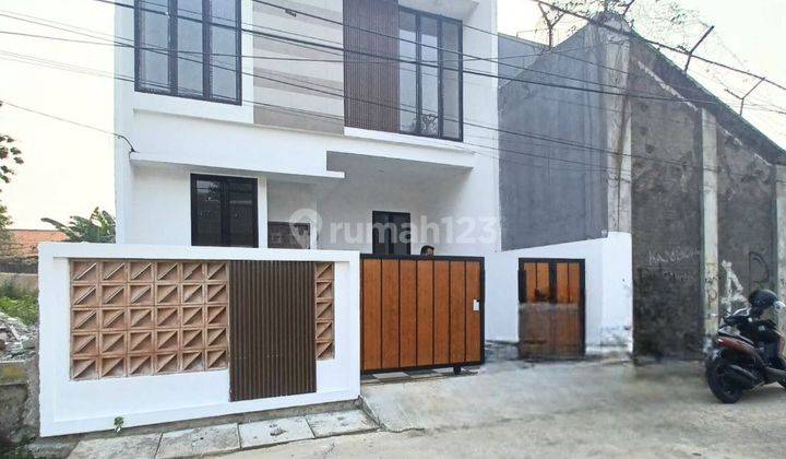 Rumah Baru 2 Lantai Dalam Perumahan Besar Di Jatiwaringin Bekasi 1