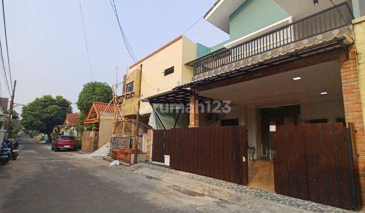 Rumah 2 Lt Strategis Di Jln Raya Jati Asih Semi Furnish Bekasi 2