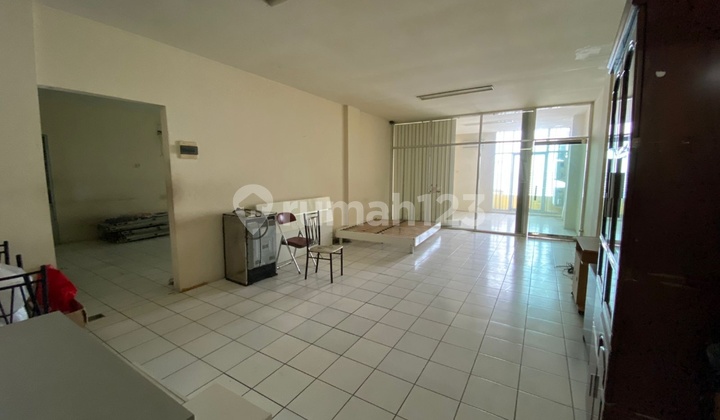 Season City Rental Shop House 2