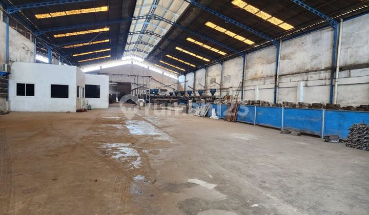 Di jual Gudang di jln raya Prancis Dadap
*harga di bawah pasaran
*Luas -+ 6000 m
*L bangunan -+ 5000
*Pln 320 kva
*Lbr muka -+ 55 m
*Panjang 118 m
*Ada mes,pos satpam ,kantor
*Letak,sangat strategis jln utama raya perancis
* bisa nampung banyak container Di jual Gudang di jln raya Prancis Dadap
*harga di bawah pasaran
*Luas -+ 6000 m
*L bangunan -+ 5000
*Pln 320 kva
*Lbr muka -+ 55 m
*Panjang 118 m
*Ada mes,pos satpam ,kantor
*Letak,sangat strategis jln utama raya perancis
* bisa nampung banyak container