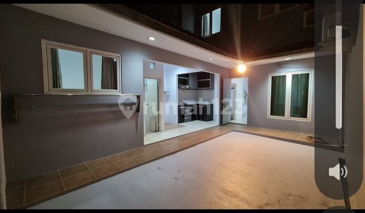 *TURUN HARGA*

Dijual
Rumah Gading Griya Residence

LT : 6 x 20
LB: 105 M2
KT : 2 + 1
KM: 2 + 1
2 lantai
Hadap Timur
Semi Furnish

Harga : 2.3 M ( Nego )

Now : 2.2 m nego sampe deal  hub : lucky gading pro pik golf islands 08191578xxxx