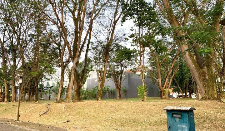 *FOR SALE*  
*TIRTA GOLF Plot, BSD*  

Land area: 613 m2  
Facing northwest  
Second plot in the block  
One of the elite areas in BSD  
PPJB ready for AJB  

Price: IDR 12,750,000 (slightly negotiable)  
Contact: Lucky Gading Pro PIK Golf Islands  
WhatsApp: 081915780668