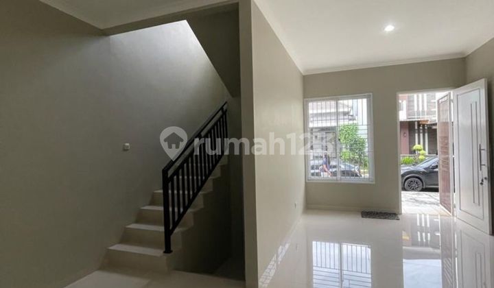 Rumah alam sutera feronia 2