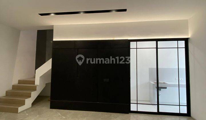 CA130 DIJUAL RUMAH BARU HOOK 2 LT DESIGN MINIMALIS TROPICAL, LOKASI TERBAIK & NYAMAN DI KUTISARI INDAH UTARA 2