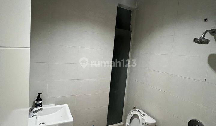 CA118 DIJUAL RUMAH TURUN HARGA SEMI FURNISHED 2 LT MURAH & KAWASAN MEWAH DI NORTHWEST LAKE 2