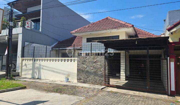 EMA275 DIJUAL RUMAH 1 LT SECOND SIAP HUNI DESIGN MODERN BAGUSS, ROW LEBAR POLL, TERMURAH DI NIRWANA ESKSEKUTIF 1