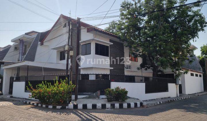 CA107 DIJUAL RUMAH HOOK SIAP HUNI GAYA MINIMALIS MODERN, 2 LT, BISA UNTUK RUMAH TINGGAL / USAHA, SHM DI BHASKARA SARI 1