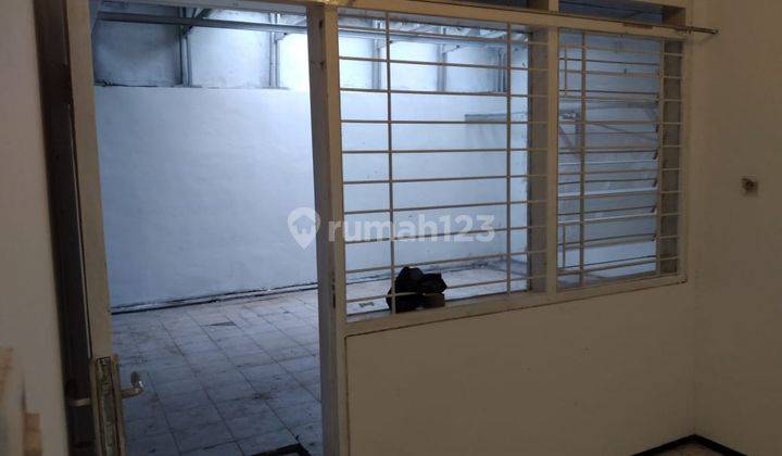 CA106 DIJUAL RUMAH SIAP HUNI SECOND BAGUSS, MURAH, LOKASI STRATEGIS, SHM DI WISMA PERMAI 1