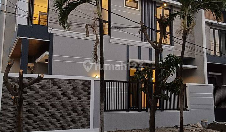 AD32 DIJUAL RUMAH BARU GRESS 2 LT GAYA SCANDINAVIAN HOOK, SHM DI SUTOREJO 2