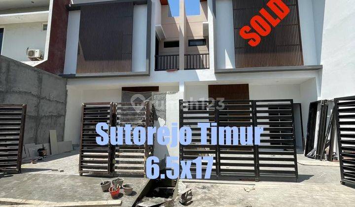 CA105 DIJUAL RUMAH 2 LT BARU GRESS DESIGN MINIMALIS MODERN, TERMURAH & LOKASI TERBAIK DI SUTOREJO TIMUR 1