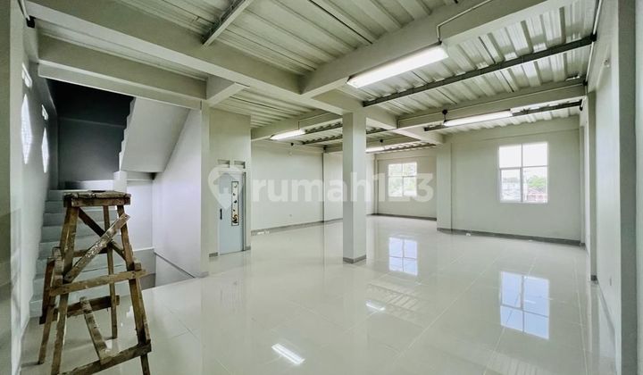 Two-story shophouse for rent in Cileungsi. 2