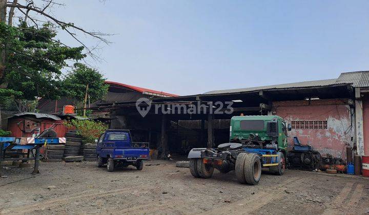 Pool garasi Container di Plumpang Jakarta Utara 2