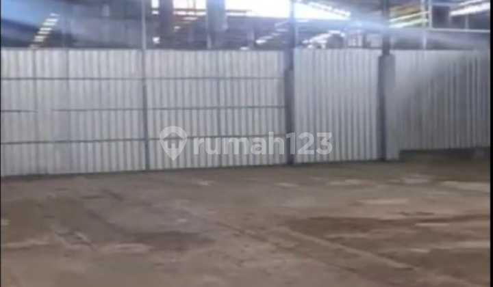 For rent, various types of warehouses in Daan Mogot - Access for 40' containers & complete facilities.