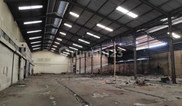 Large Warehouse for Quick Sale in Pulo Gadung Industrial Area - East Jakarta Large Warehouse for Quick Sale in Pulo Gadung Industrial Area - East Jakarta