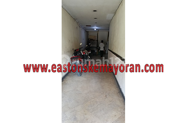For Sale: Kemayoran Shop House For Sale: Kemayoran Shop House