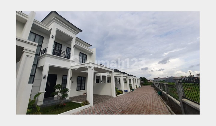 Classic Luxury House Near Jogja Solo Toll Exit 2