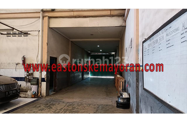 For Sale: Regol Storefront For Sale: Regol Storefront